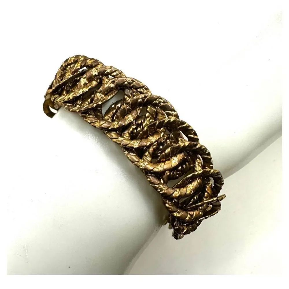 Gold tone vintage link bracelet